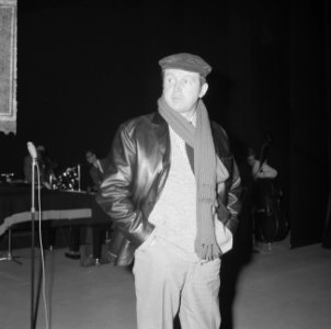 Toon Hermans weer in Carre, Toon Hermans tijdens repetitie, Bestanddeelnr 917-2742