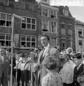 Toon Hermans in actie in Nijmegen, Bestanddeelnr 912-3403