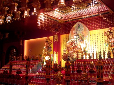 Toothrelic Avalokitesvara statue