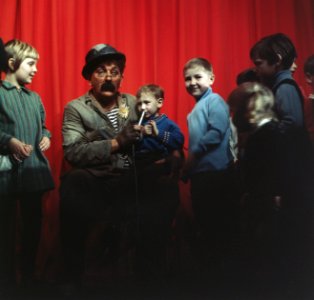 Tom Manders in Bij Dorus op schoot, Rotterdam, Bestanddeelnr 254-7994