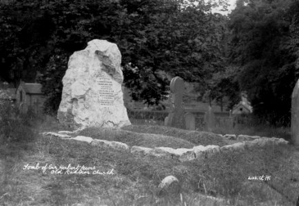 Tomb of Sir Herbert Lewis Old Radnor church (1294382)