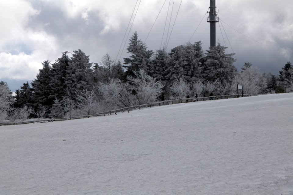 Top of Großer Feldberg with snow 2021-04-06 77