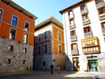 Tolosa - Andre Maria Plaza 02