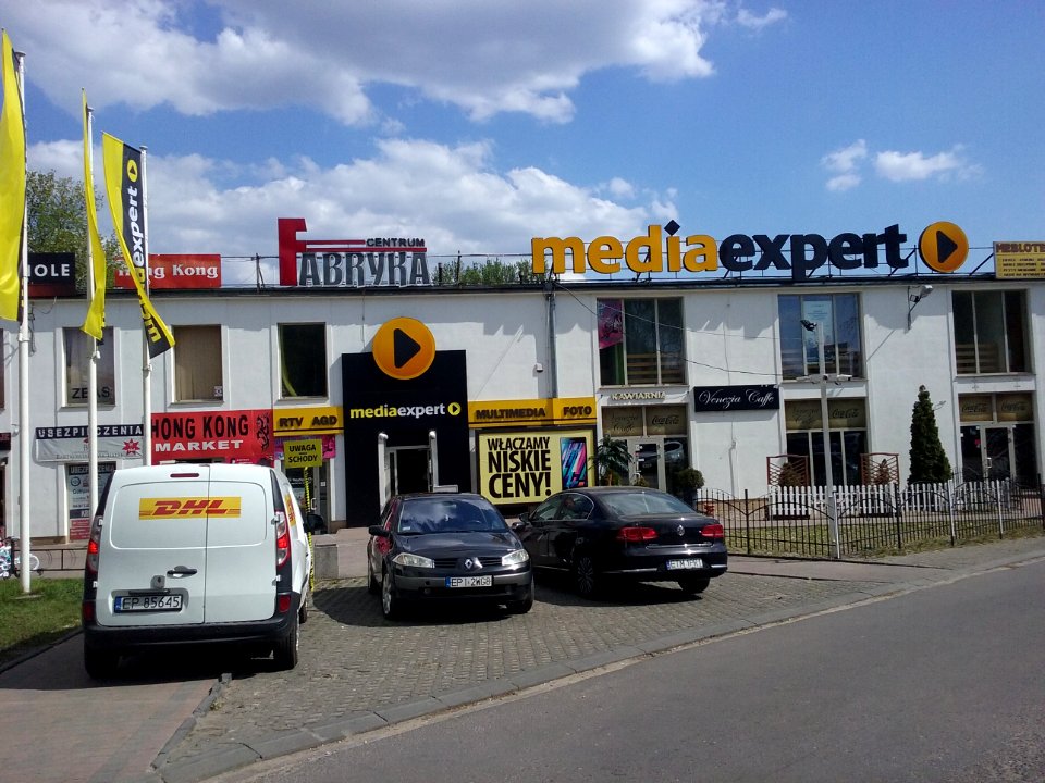Tomaszów Mazowiecki w województwie łódzkim, PL, EU. Centrum Handlowe "Fabryka" w dawnych budynkach jednej z najstarszych fabryk - Tomaszowskiej Fabryki Filców Technicznych. CC0