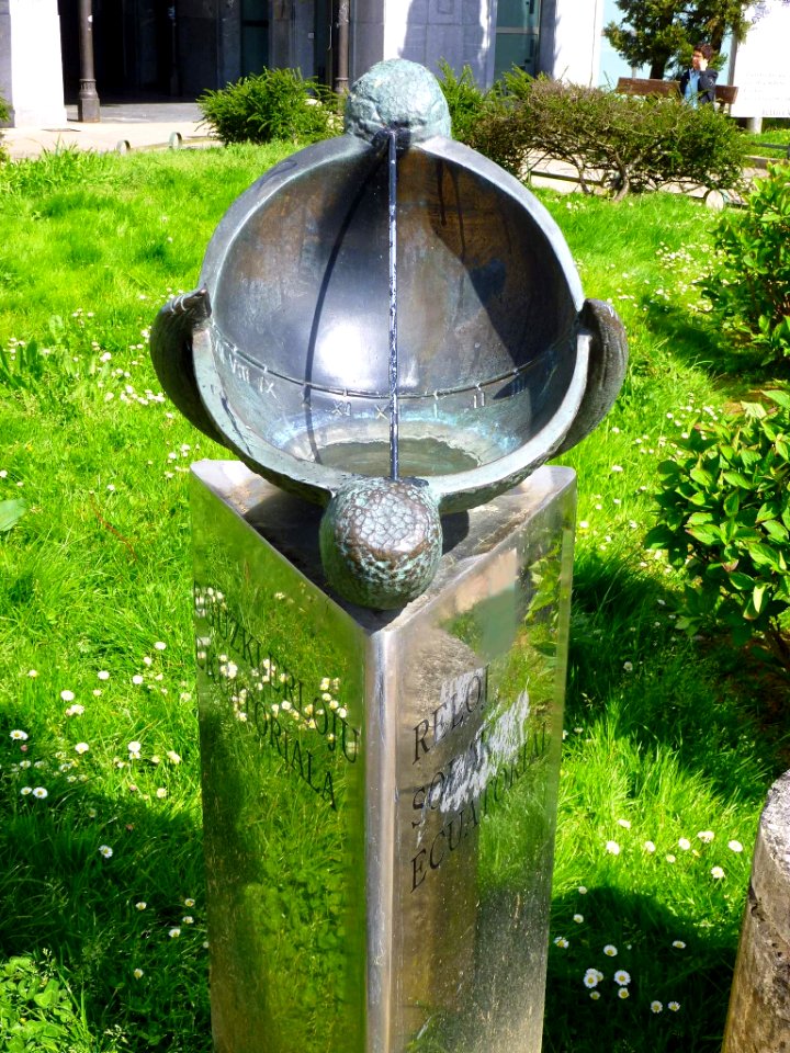 Tolosa - Reloj solar, calendario solar y estelario 1