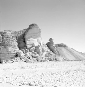 Timna in de Negevwoestijn landschap met geologische formaties, Bestanddeelnr 255-3640