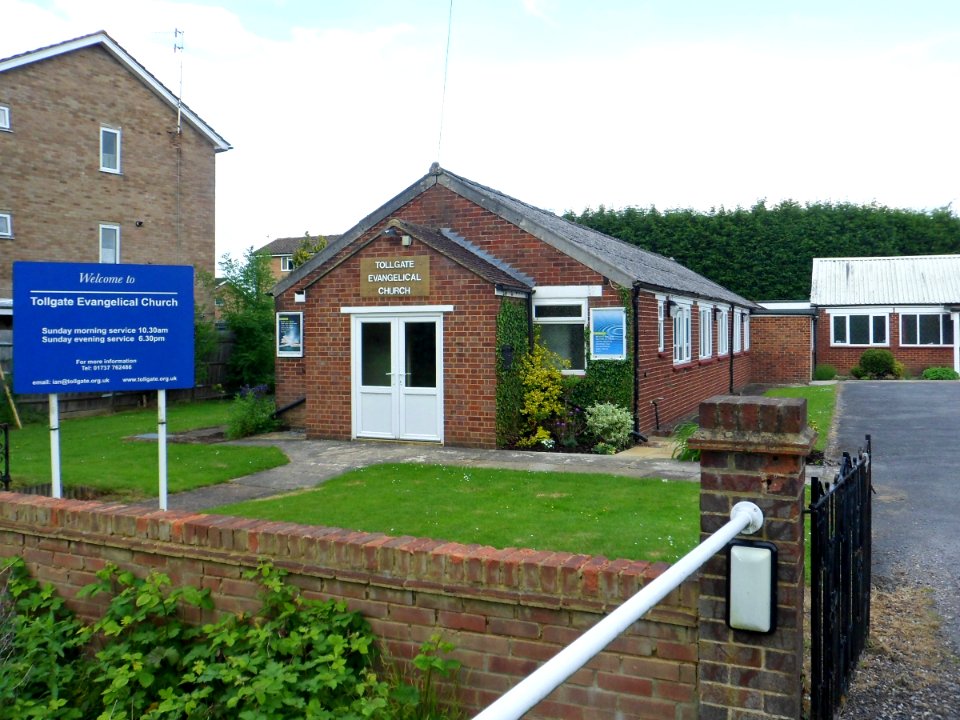 Tollgate Evangelical Church, Woodhatch Road, South Earlswood (June 2013) (3)