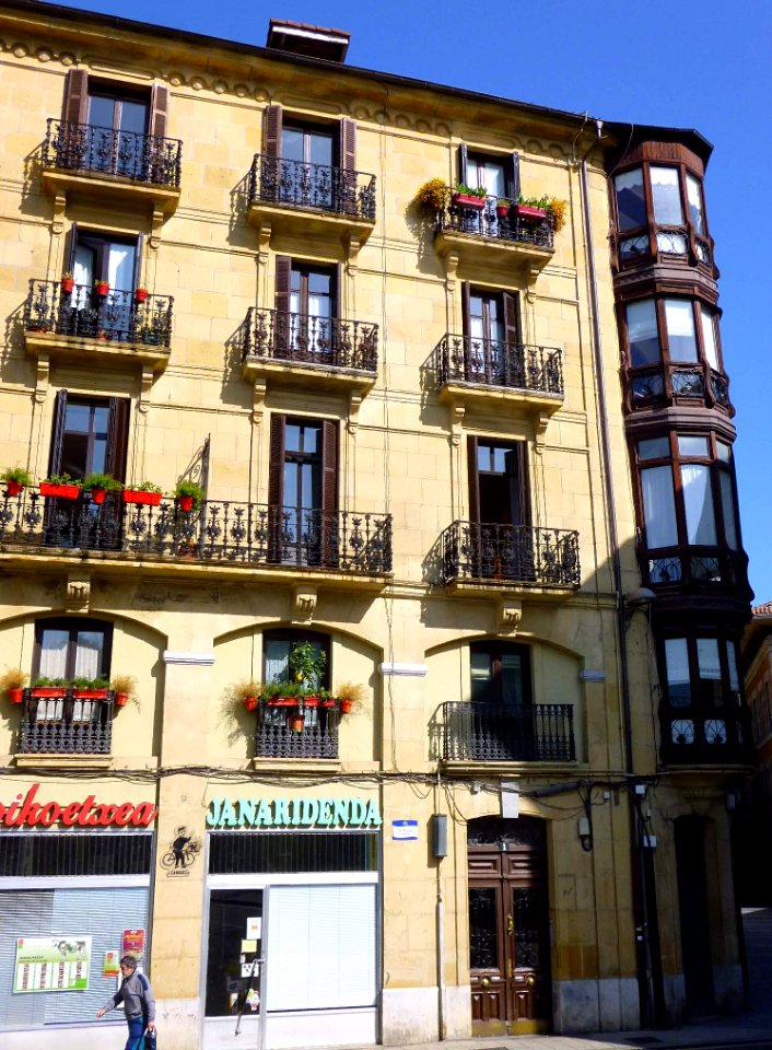 Tolosa - Andre Maria Plaza 05