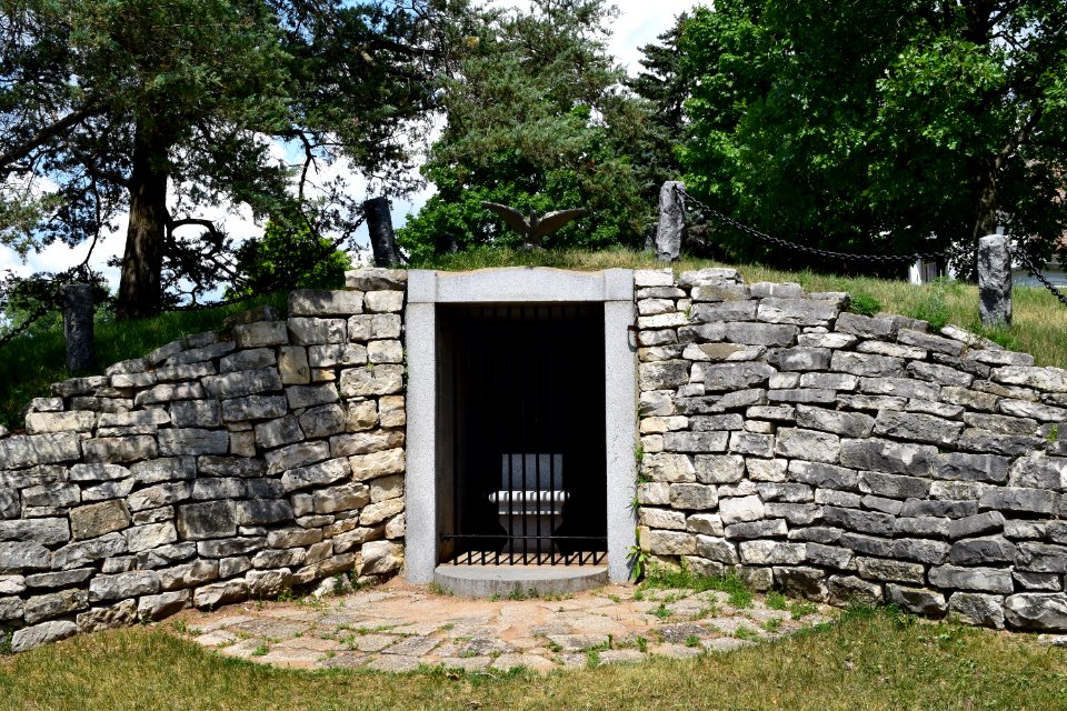 Tomb of the Unknown Soldier, Heritage Hill State Park