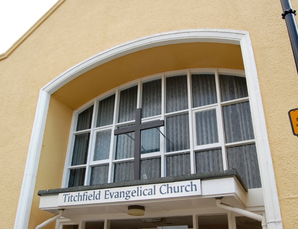 Titchfield Evangelical Church, High Street, Titchfield (May 2019) (5)