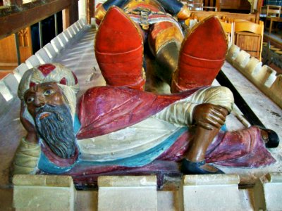 Tomb of Reginald, 1st Baron Cobham, reclining Saracen, Lingfield