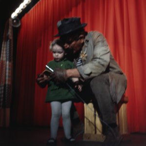 Tom Manders in Bij Dorus op school, Rotterdam, Bestanddeelnr 254-8000