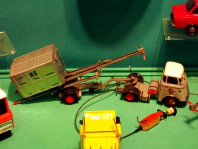 Tin toy DAF truck pic1