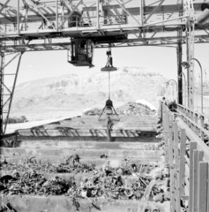 Timna in de Negevwoestijn het terrein van de kopermijnen met betonnen bakken vo, Bestanddeelnr 255-3670