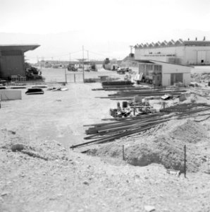 Timna in de Negevwoestijn het terrein van de kopermijnen met enkele hallen en o, Bestanddeelnr 255-3658