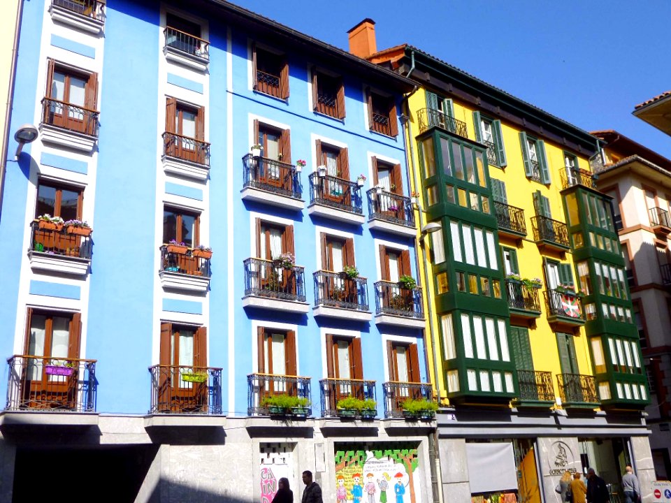 Tolosa - Andre Maria Plaza 01