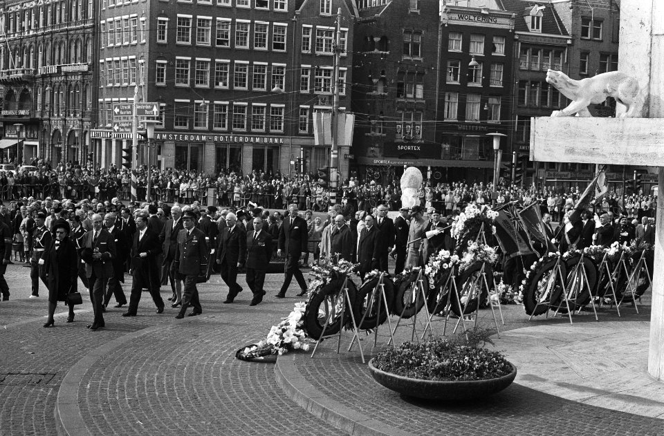 Tijdens de plechtigheid, Bestanddeelnr 924-5167