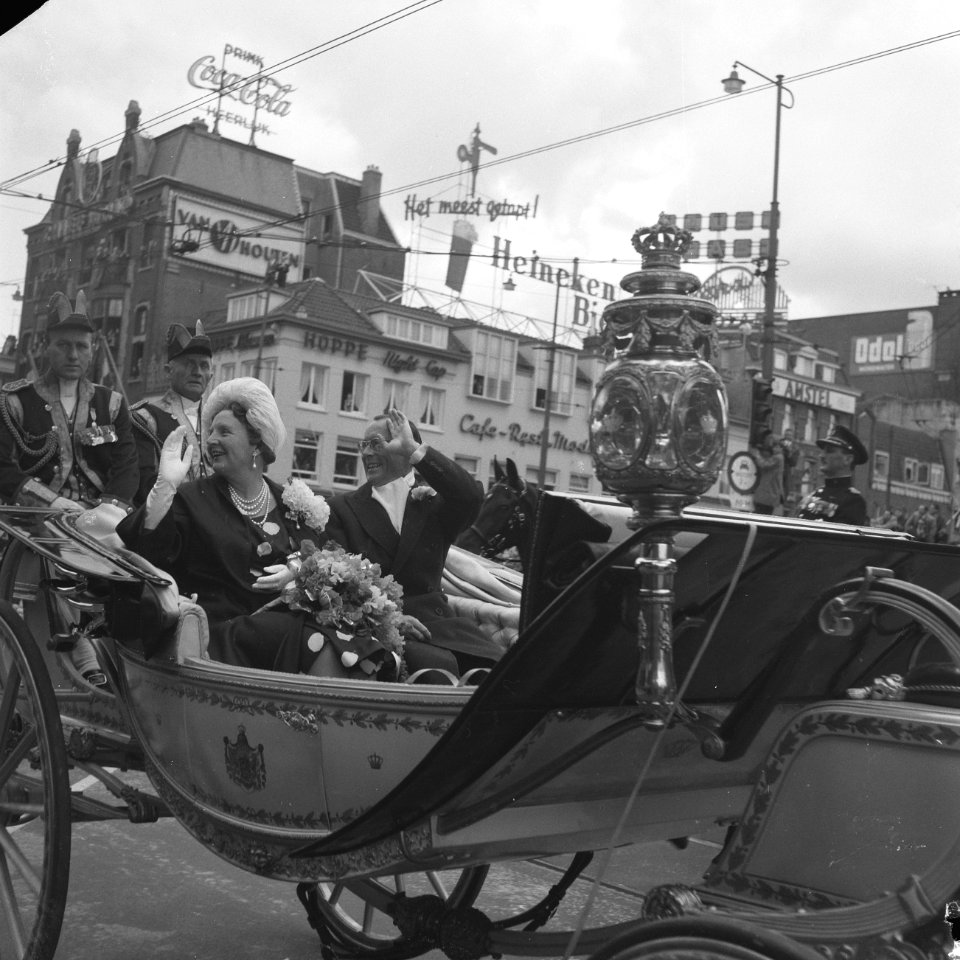 Tijdens de rijtoer op het Leidse Plein, Bestanddeelnr 913-8291