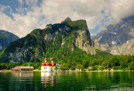 Berchtesgaden lake mountains photo