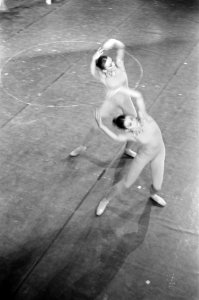 Tijdens een repetitie van het eerste ballet van Toer van Schayk ´Onvoltooide Ver, Bestanddeelnr 924-6658