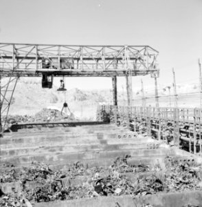 Timna in de Negevwoestijn het terrein van de kopermijnen met betonnen bakken vo, Bestanddeelnr 255-3664