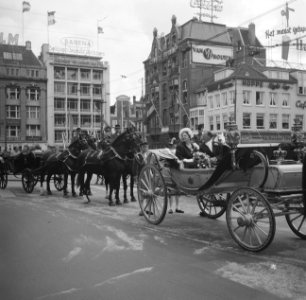 Tijdens de rijtoer op het Leidse Plein, Bestanddeelnr 913-8293