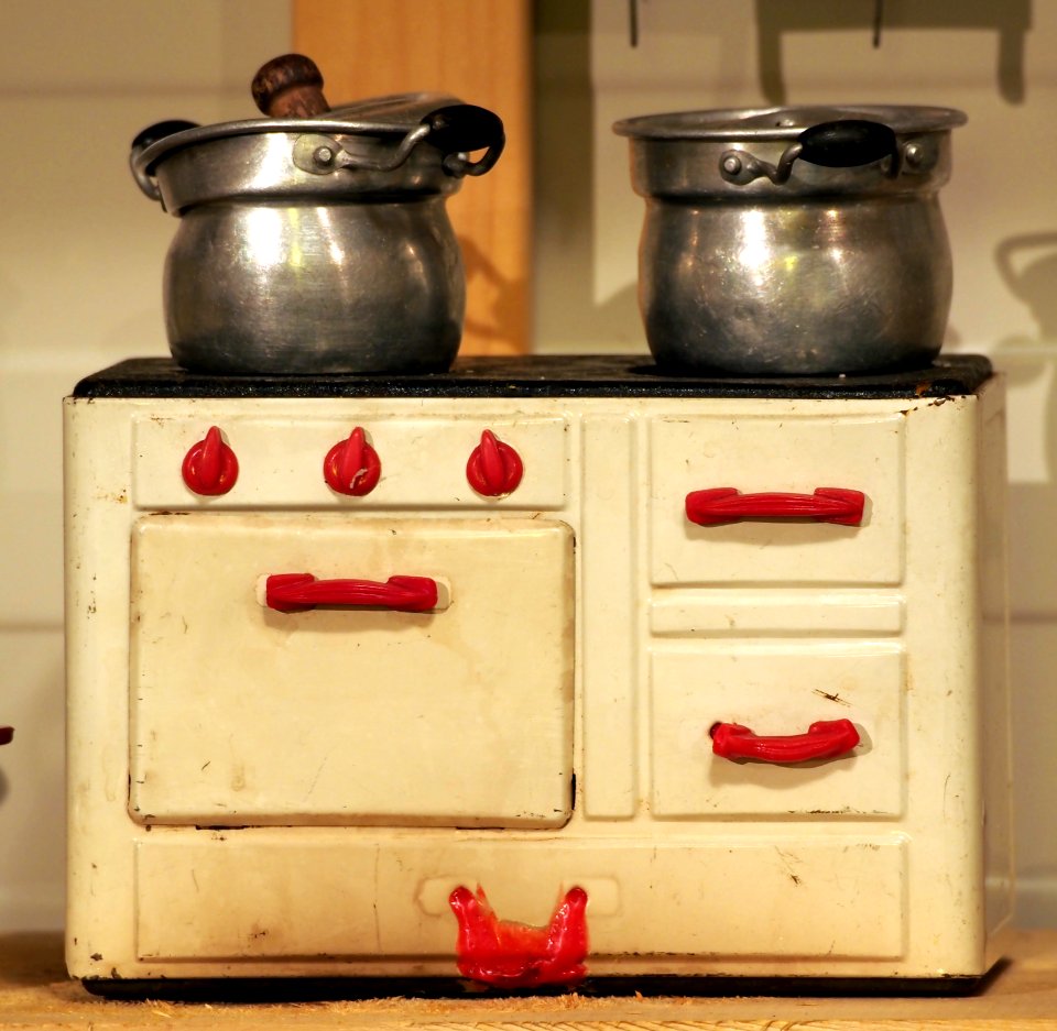 Tin toy stove, pic2