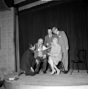 Tingel-Tangel-Cabaret van Marijke en Sieto Hoving, red. (opdracht De Telegraaf, Bestanddeelnr 916-4003