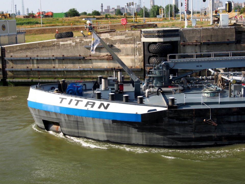 Titan - ENI 02326528, Zandvlietsluis, Port of Antwerp pic3