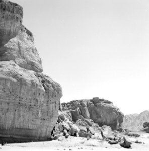 Timna in de Negevwoestijn rotspartij de zuilen van Salomo, Bestanddeelnr 255-3682