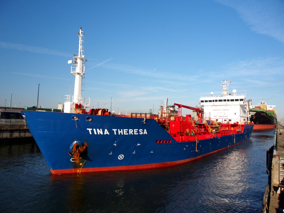 Tina Theresa - IMO 9478298 - Callsign OWEU2, Zandvlietsluis, Port of Antwerp pic3