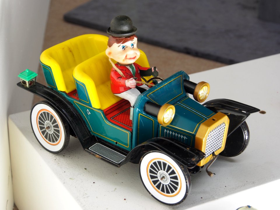 Tin toy car with driver, Musée du jouet de Colmar