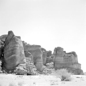 Timna in de Negevwoestijn rotspartij de zuilen van Salomo, Bestanddeelnr 255-3691