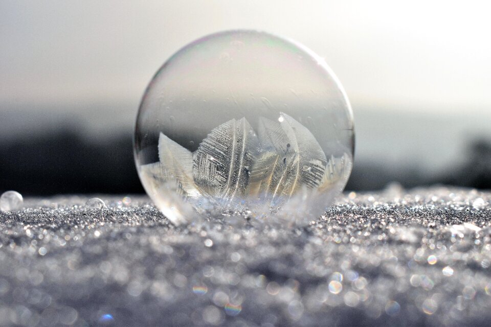 Frozen bubble eiskristalle winter