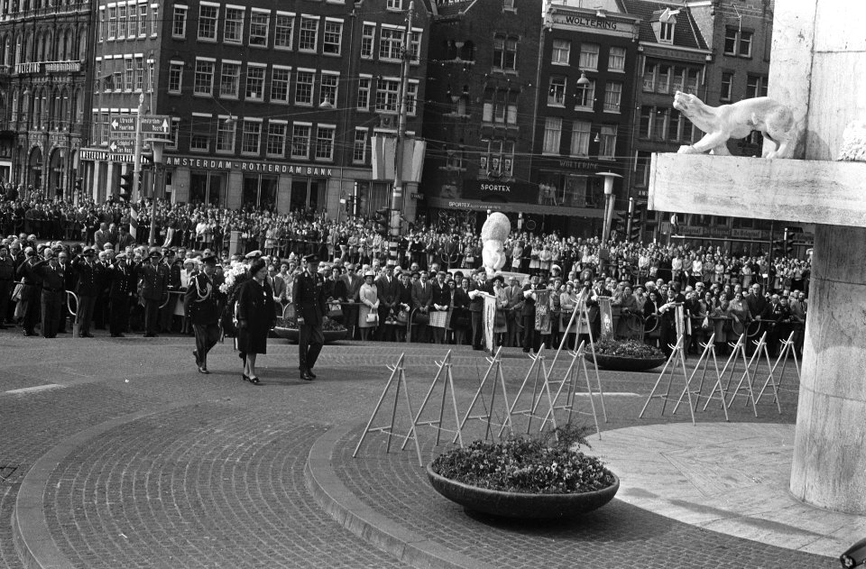 Tijdens de plechtigheid, Bestanddeelnr 924-5173