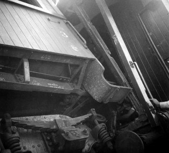 Tjikampek In de middag van 23 juni derailleerde als gevolg van sabotage aan de , Bestanddeelnr 13857