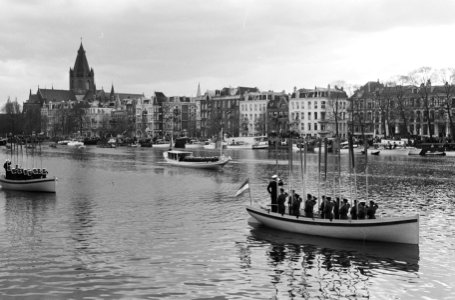 Tijdens de rondvaart in Koninklijke Sloep, Bestanddeelnr 913-8300