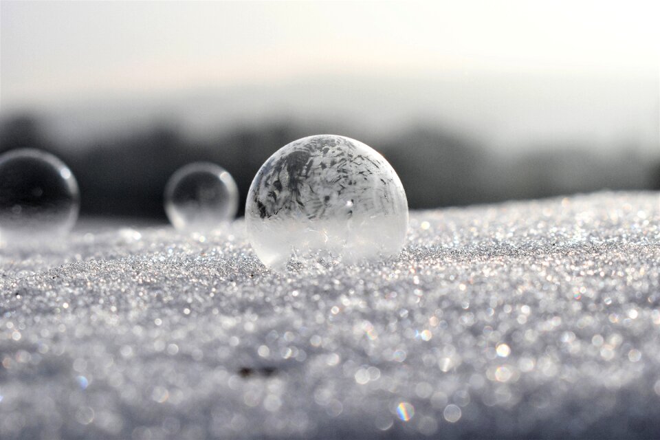 Frozen bubble eiskristalle winter