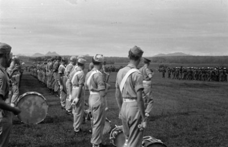 Tjikampek. Elf officieren van de 2e Infanterie Brigade Groep werden te velde bee, Bestanddeelnr 375-2-5