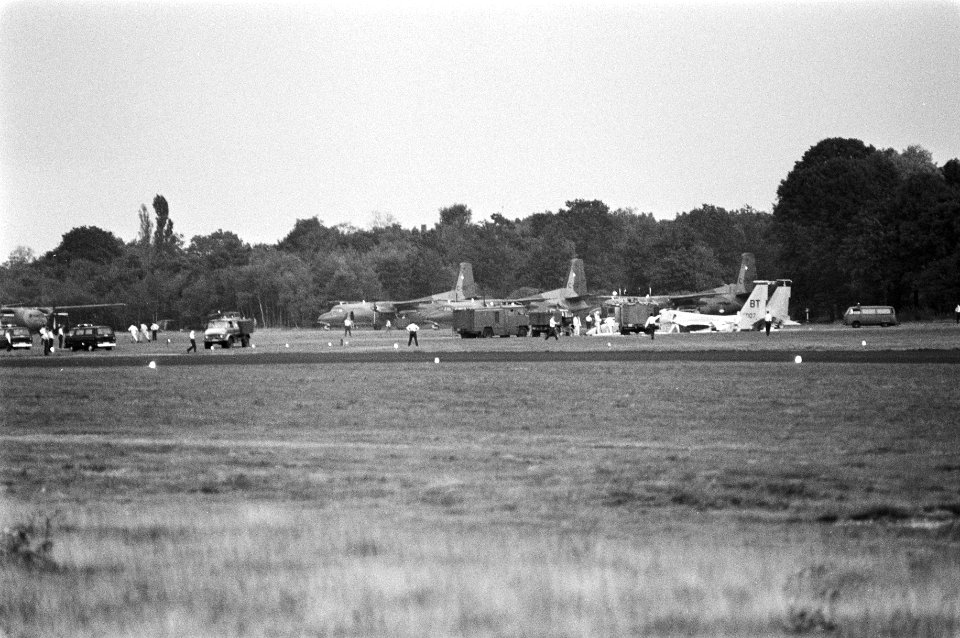 Tijdens een demonstratie op de luchtmachtbasis Soesterberg stortte een McDonnell, Bestanddeelnr 931-6778