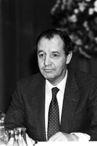 Tijdens een congres van het KNOV in Den Haag heeft voorzitter Perquin zijn funct, Bestanddeelnr 933-1377