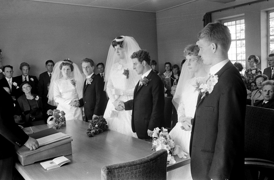 Tjitske en Folkje de Vries (voormalige Siamese tweeling bij huwelijksvoltrekking, Bestanddeelnr 919-0860