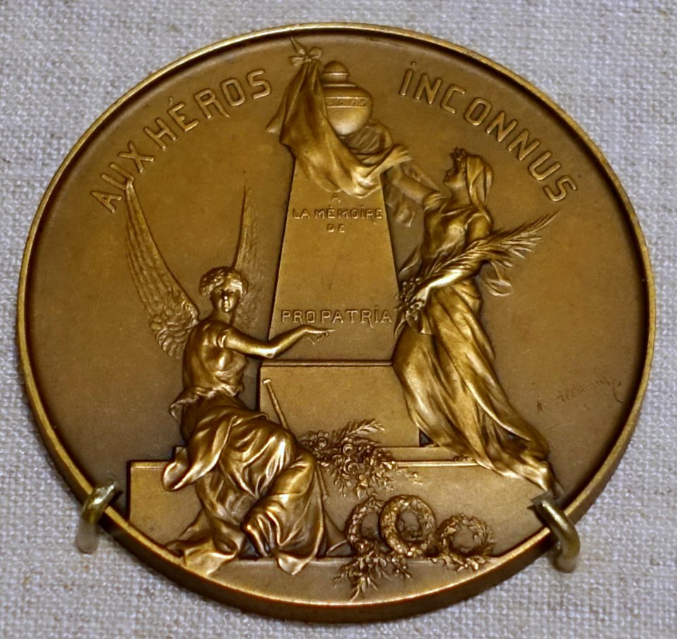 To the Unknown Heroes, by Henri Allouard, 1917, bronze - Portland Museum of Art - Portland, Maine - DSC03962