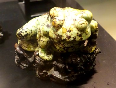 Toad, China, Qing dynasty, 19th century, nephrite - Museu do Oriente - Lisbon, Portugal - DSC06971