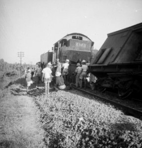 Tjikampek In de middag van 23 juni derailleerde als gevolg van sabotage aan de , Bestanddeelnr 13855
