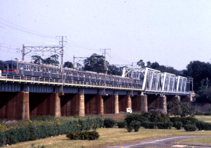 Tokyu 7000 approaching Tamagawa En