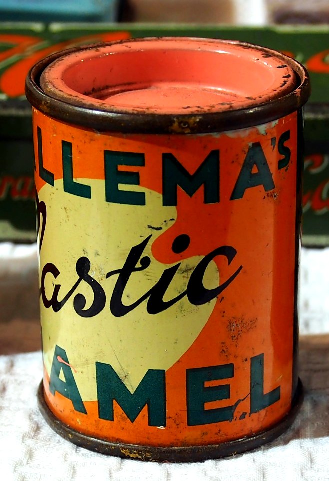 Tjallem Plastic enamel pic3