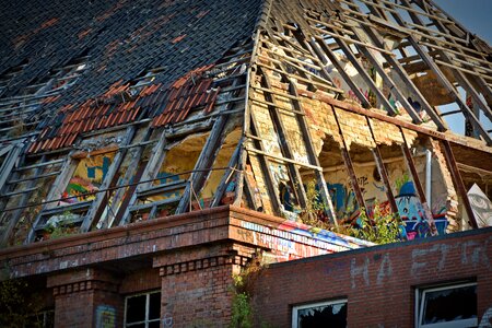 Roof roof truss graffiti