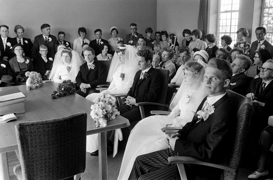 Tjitske en Folkje de Vries (voormalige Siamese tweeling bij huwelijksvoltrekking, Bestanddeelnr 919-0861