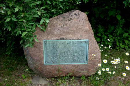To the Courage Fortitude of the First Settlers - Hadley, Massachusetts - DSC07592